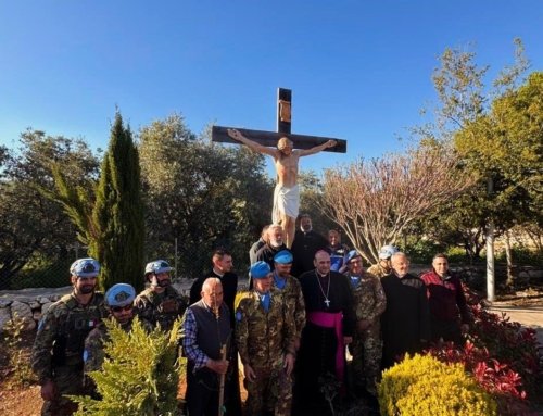 Lebanese Christians rejoice over new Christ statue brought by Italian soldiers