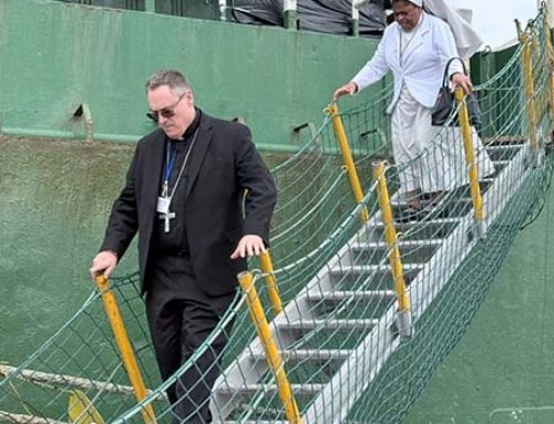 Catholic maritime ministries urge prayer for seafarers trapped amid Hormuz blockade