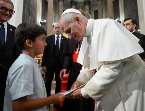 Kids that stole the show in Spain: a curious boy, a blind guide and a girl with a rosary