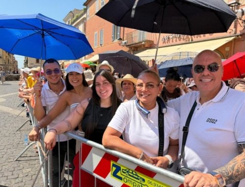Pilgrims flock to Castel Gandolfo for Pope Leo’s first summer Angelus