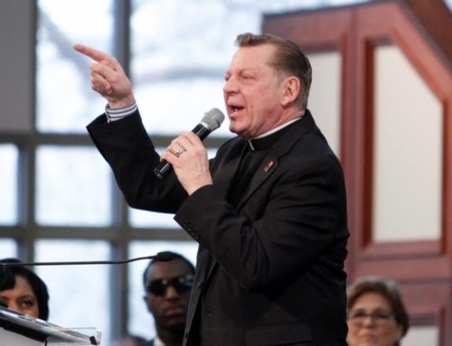 Cardinal Cupich reinstates Chicago priest and social activist cleared of abuse allegations
