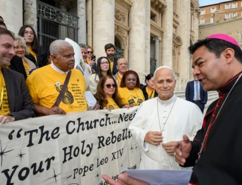 Pope receives letters from ICE detainees, pastoral workers in Chicago