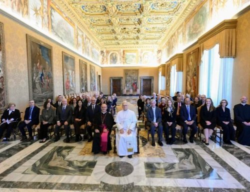 Meeting US Jewish leaders, pope warns differences must not fuel prejudice